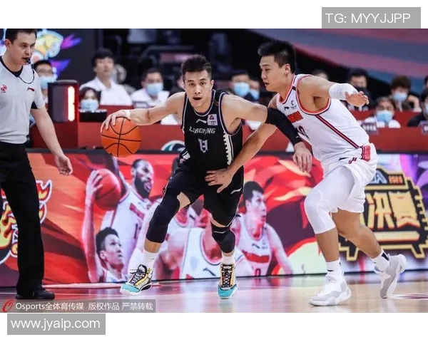 雷霆队与费城76人队激战正酣谁能在这场对决中笑到最后